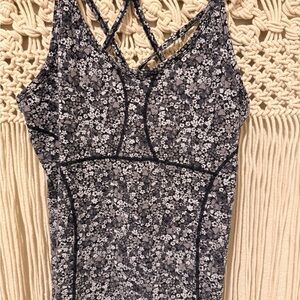 Athleta Floral Sports Tank Women’s Size Small – Built-In Bra Support,‎ Athletic